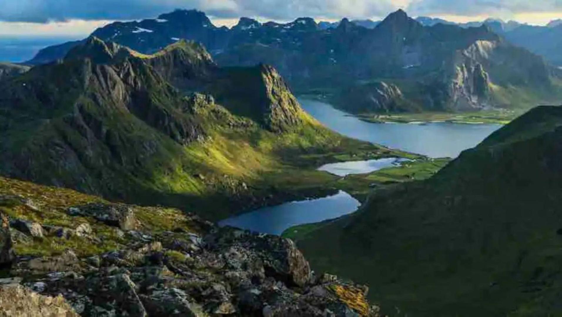 Leilighet Med Balkong Og Havutsikt Pa Napp. ภายนอก รูปภาพ